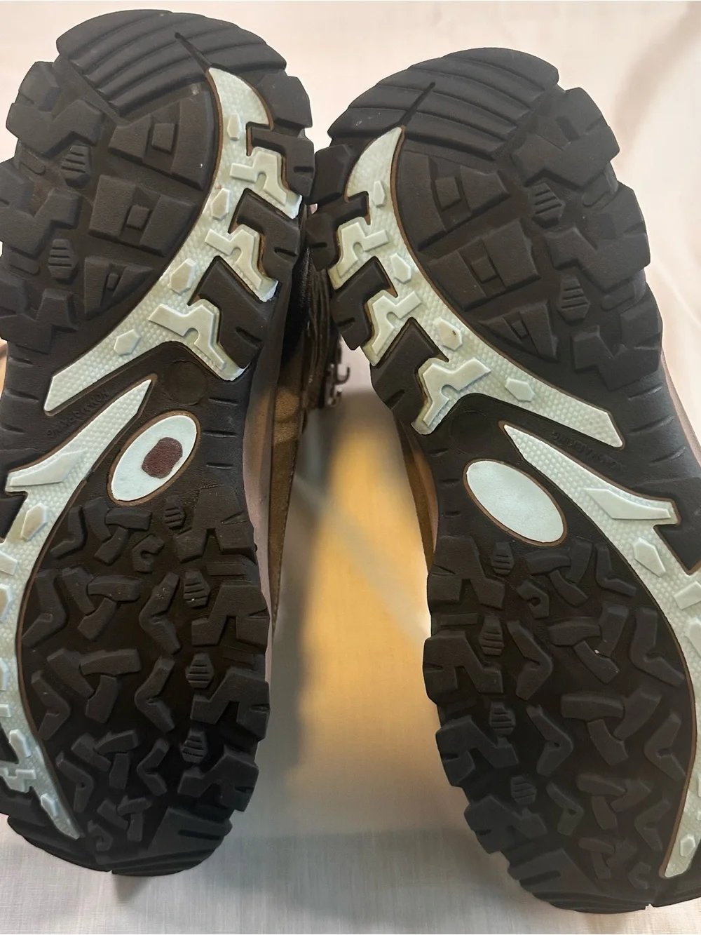 Women Brown Trail-Ready Hiking Boots - Supportive Lace-Up Design size 8